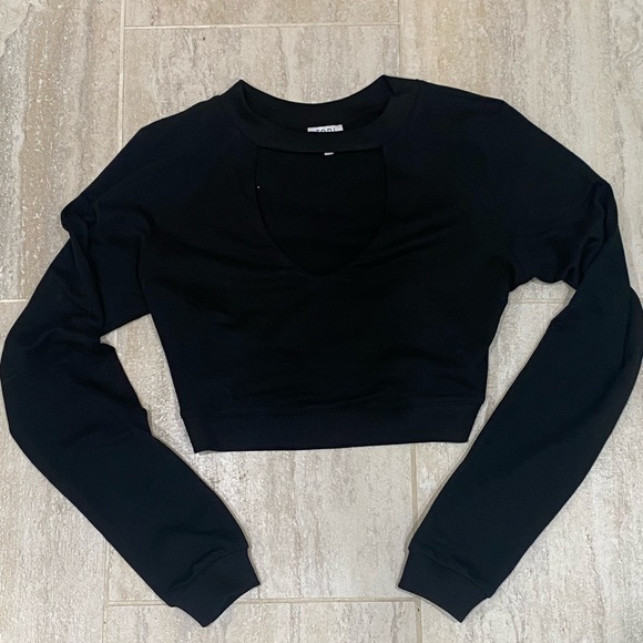 Choker neck black crop top sweater - Picture 7 of 8